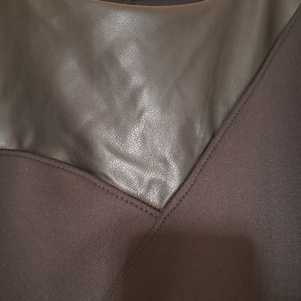 DKNY Donna Karan Black Sheath Body Con Dress With Faux Leather Detail Size 12 - Picture 4 of 10